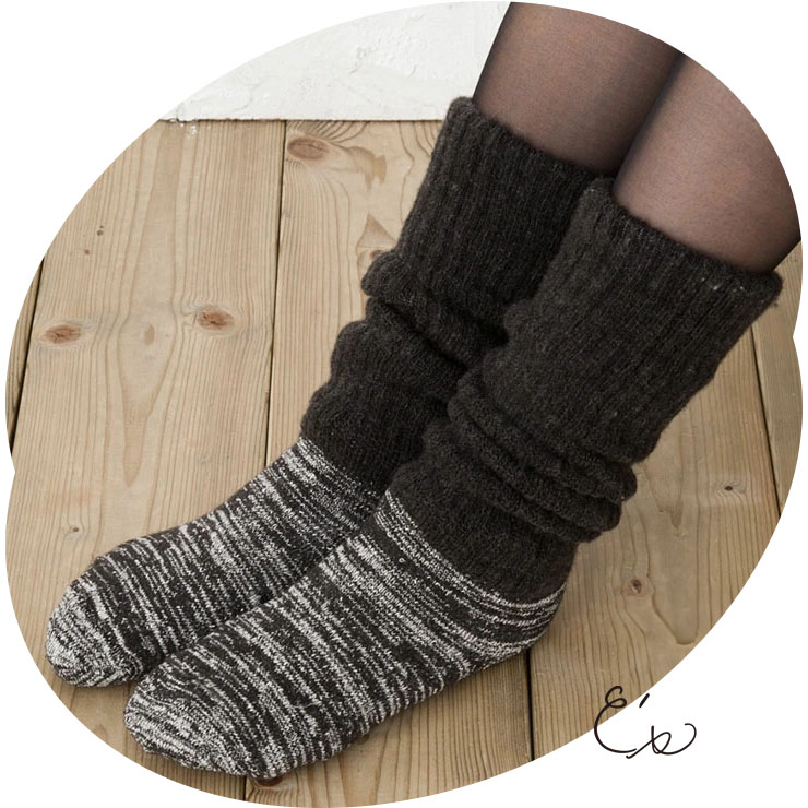 肌側シルクのもこもこ2重ソックス 日本製