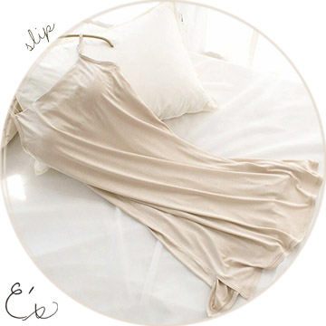 ふわ肌シルク100％ カップ付き ゆったりキャミスリップ