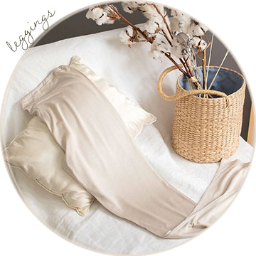 ふわ肌シルク100％ レギンス