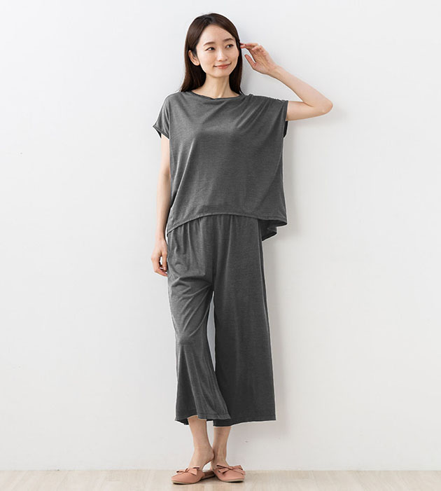 シルク100% ジャージー パジャマ 上下セット フレンチ袖トップスとガウチョパンツ 日本製