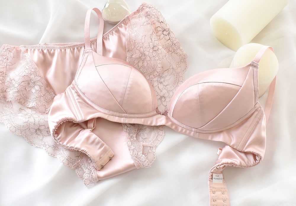 シルクサテン ノンワイヤー ブラジャー