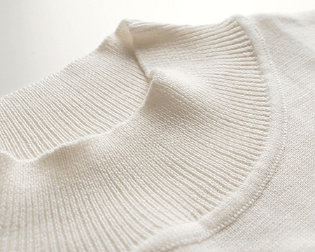 ハイネックデザイン