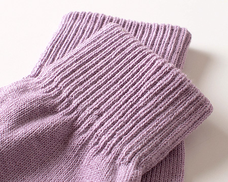 手首はリブ編み