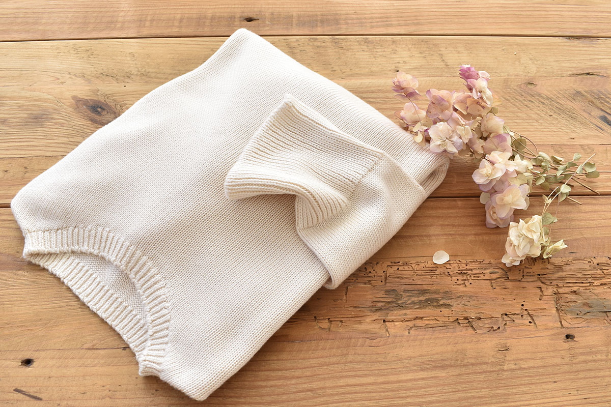 シルク100％ ふわふわ加工 クルーネック 長袖 ニット 日本製 縫い目のないホールガーメント