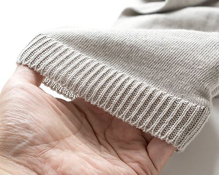 裾リブもしっかり伸縮