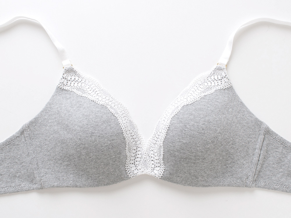 カップ裏シルク モールドカップ ノンワイヤーブラジャー