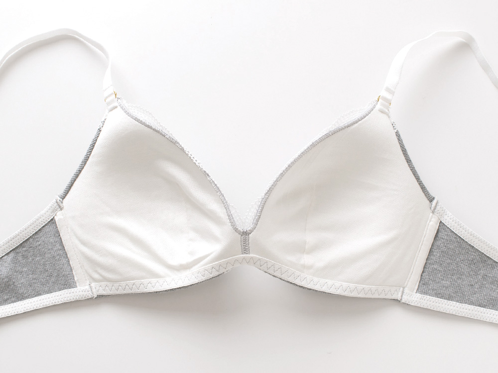 カップ裏シルク モールドカップ ノンワイヤーブラジャー