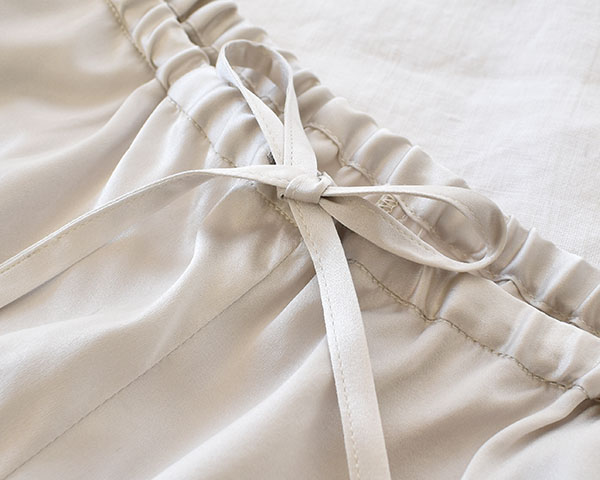 シルクサテンストレッチ ワイドパンツ