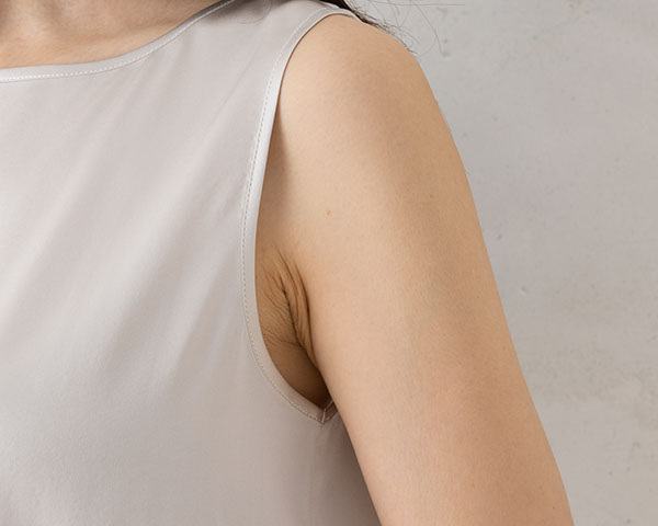 シルクサテンストレッチ タンクトップ