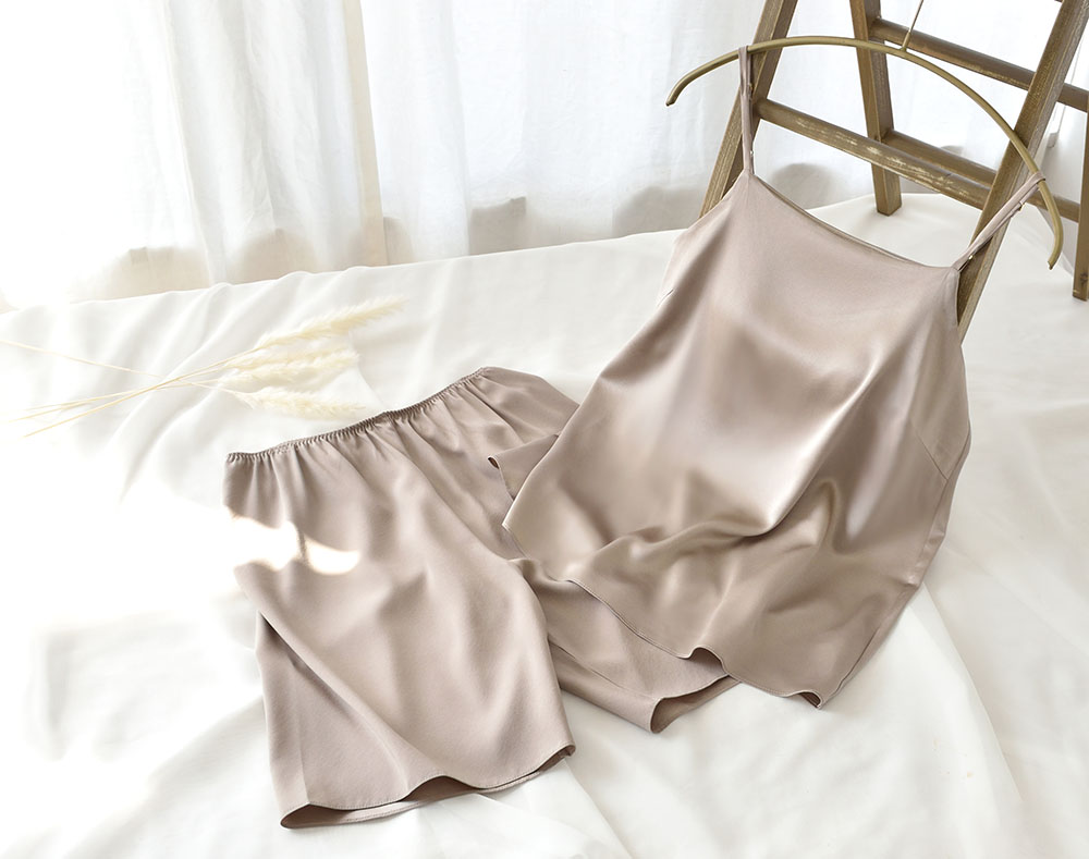 シルクサテン裏使い ペチコート 膝上ショート丈 日本製 19匁