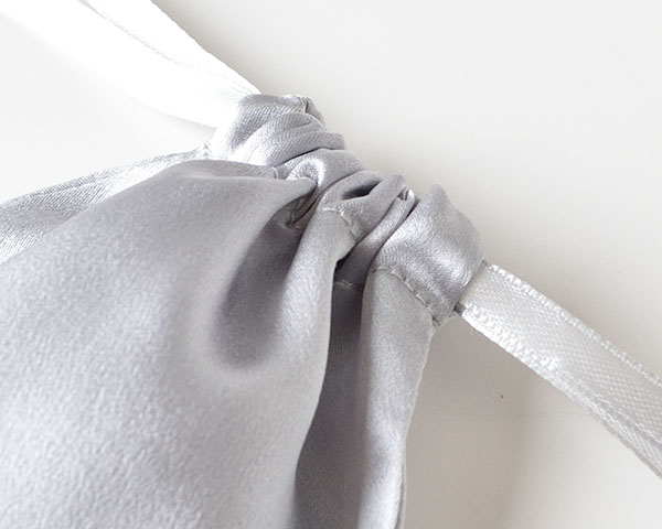 シルク 巾着ミニポーチ