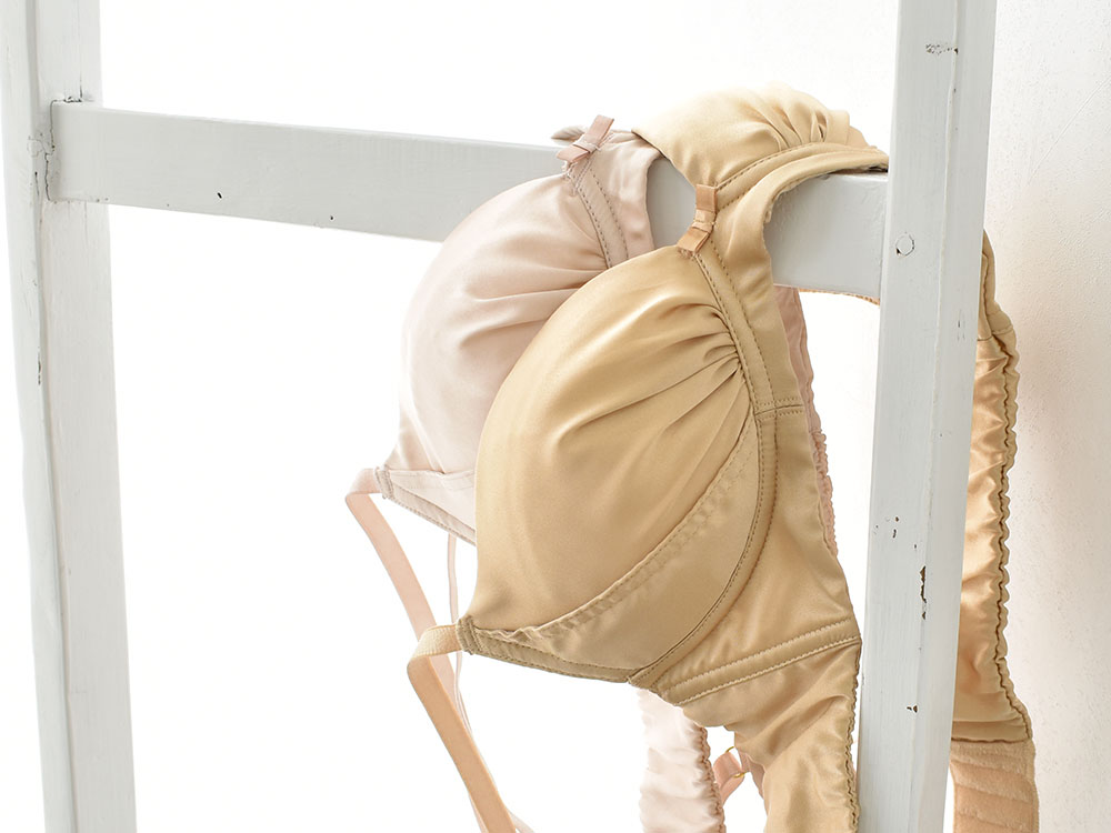 シルクサテン ノンワイヤー ブラジャー