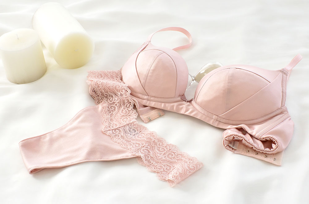 シルクサテン ノンワイヤー ブラジャー