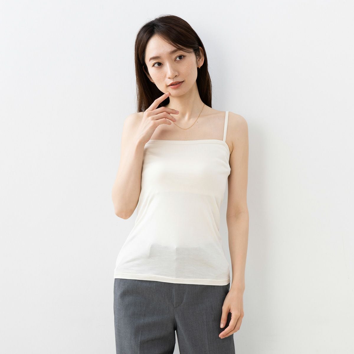 絹シルク100% カップ付き　ブラトップ　ブラキャミソール M 白　1枚 シルク100％ カップ付き ブラトップ キャミソール 日本製 ゆるラク
