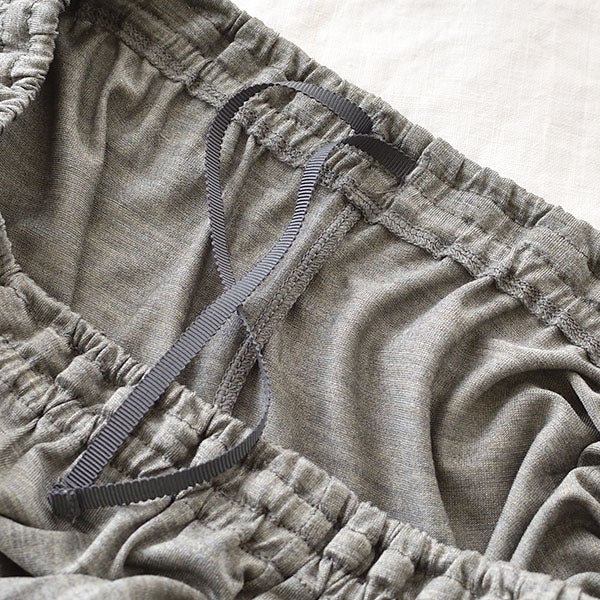 シルク100％ ジャージー パジャマ 上下セット フレンチ袖トップスとガウチョパンツ 日本製